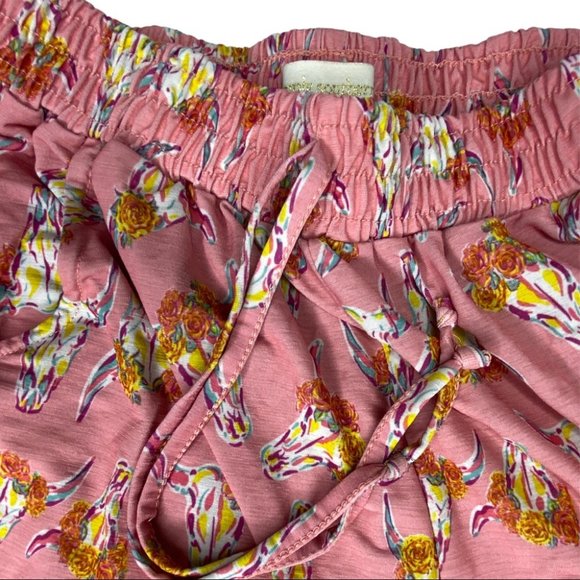Simply Southern Floral Bull Tassel Shorts Size S/M - Picture 3 of 4